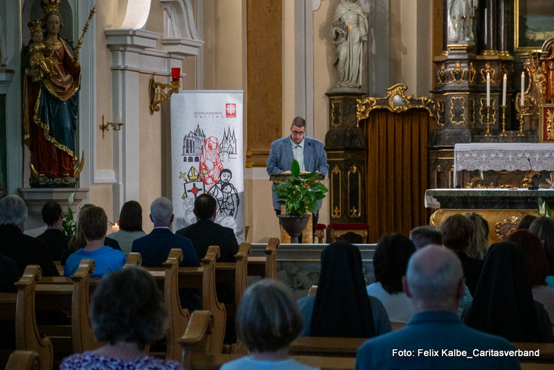 Kontakt: mail@felixkalbe.de