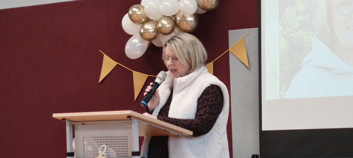 Anja Fiedler bei der Begrüßung